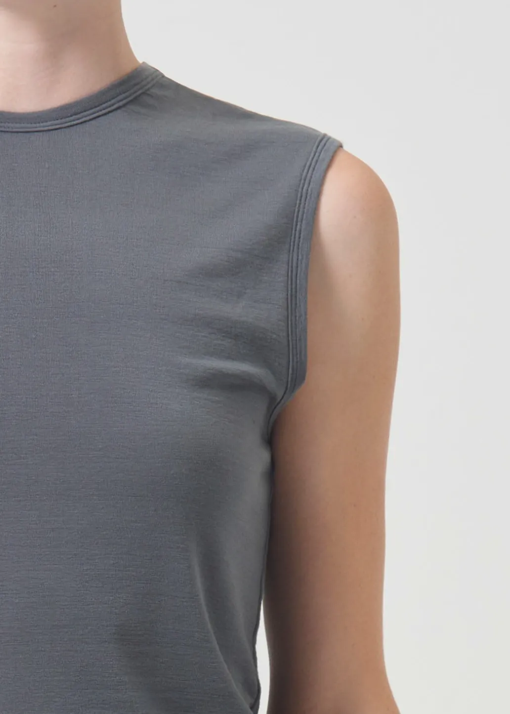 AGOLDE Nikita Tee In Gravel Shop